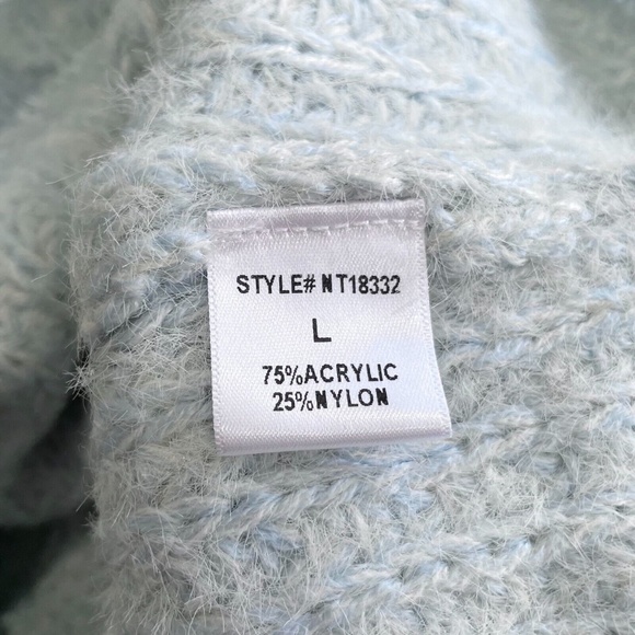 New Lumiere Bell Sleeve Boat Neck Soft Knit Sweater Light Blue Size Large - Picture 13 of 14